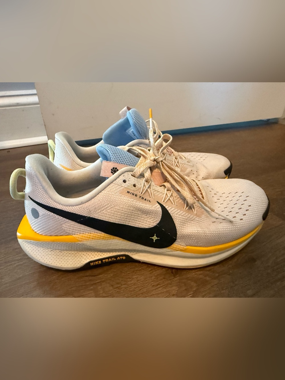 Nike Trail Running Shoes in White, Black & Yellow with Light Blue Tongue